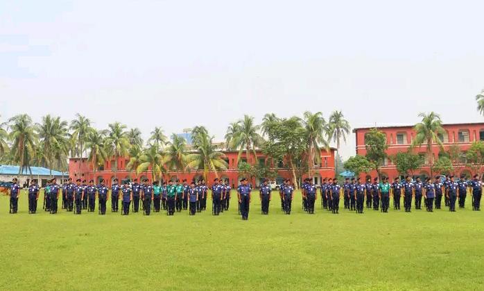 বরিশাল পুলিশ লাইন্সে