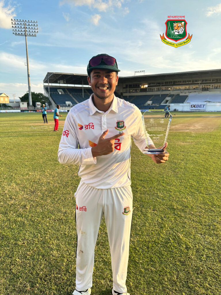 প্রথম ইনিংসে এত কম রান