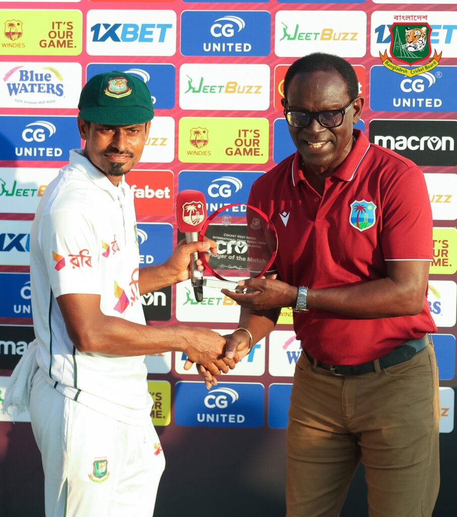 প্রথম ইনিংসে এত কম রান